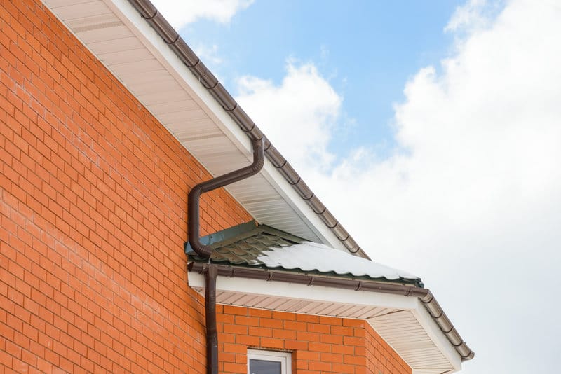 5 important gutter maintenance tips for the winter months